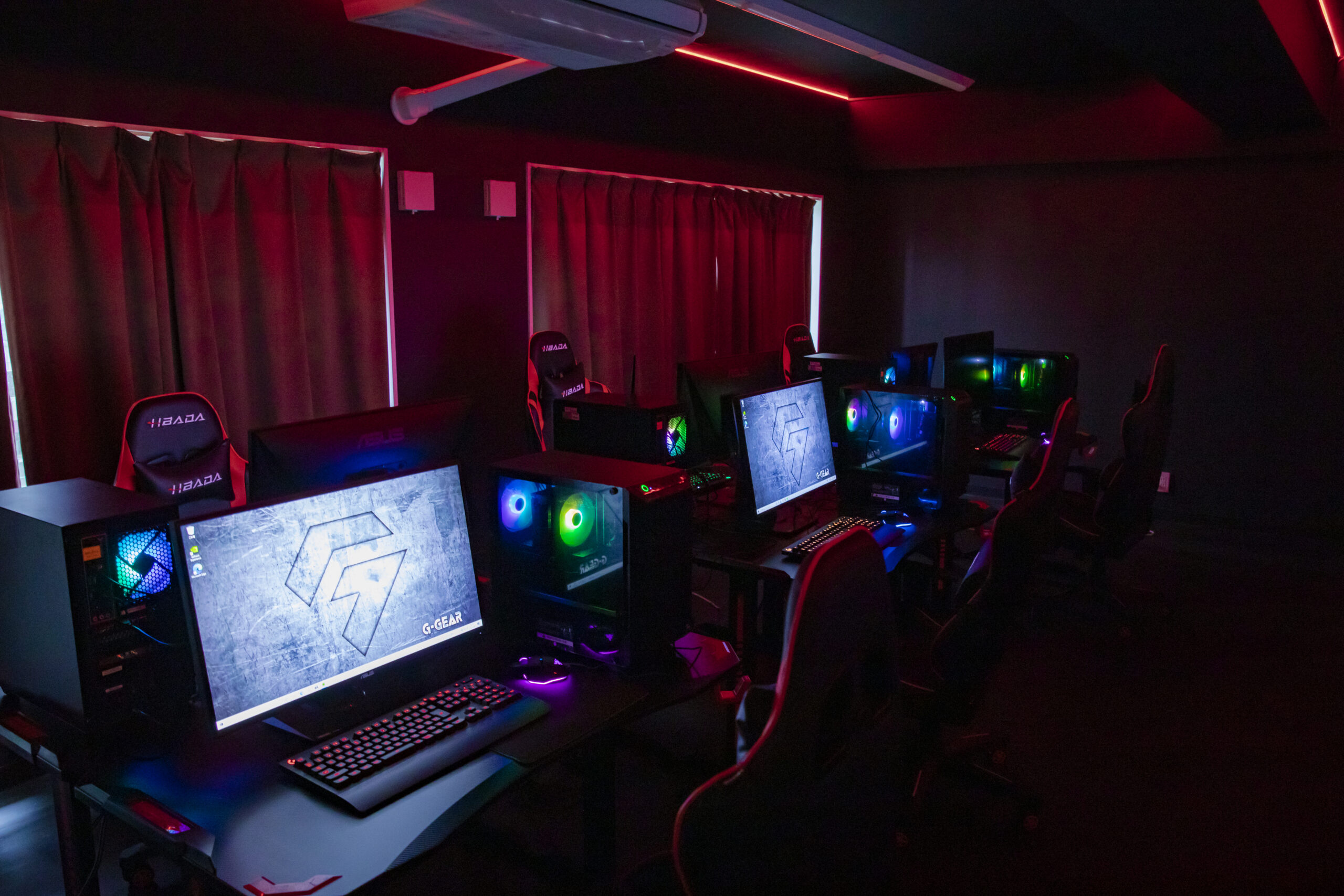 eスポーツ教室のメインビジュアル